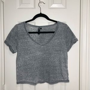 Cotton On: Cropped Grey Tee